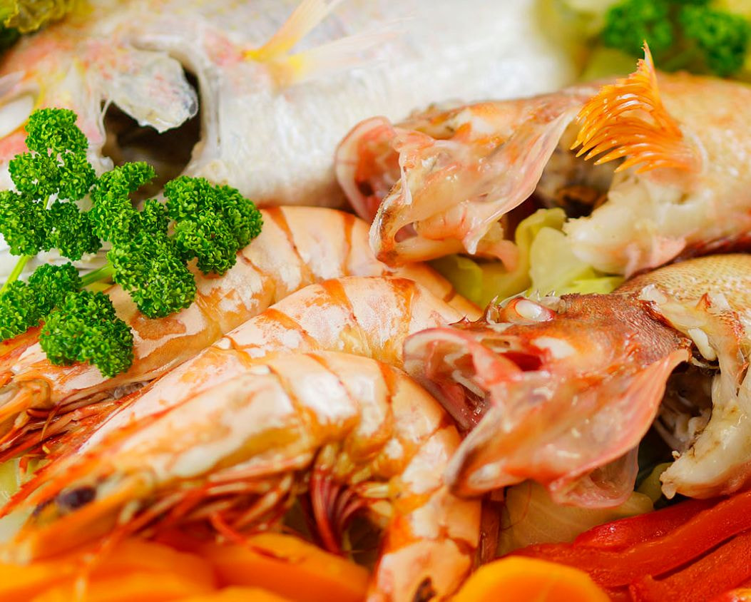 温泉蒸しした魚介類