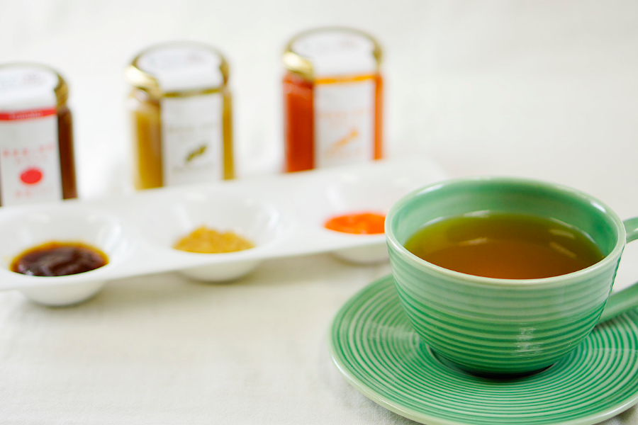 緑色のティーカップ