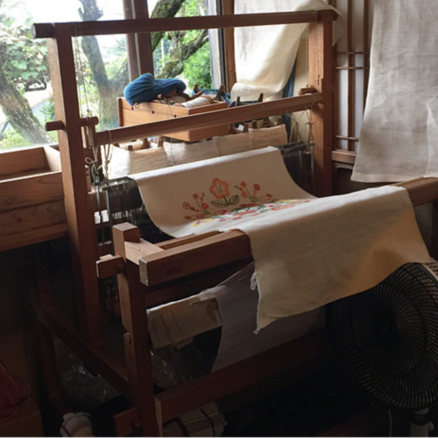 アイアカネ工房の機織り