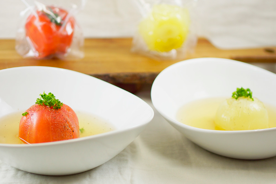 温泉蒸しトマトとたまねぎのスープ