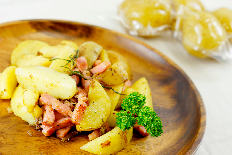 温泉蒸ししたアンチョビポテト